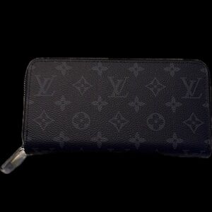 Black and Grey Wallet Design